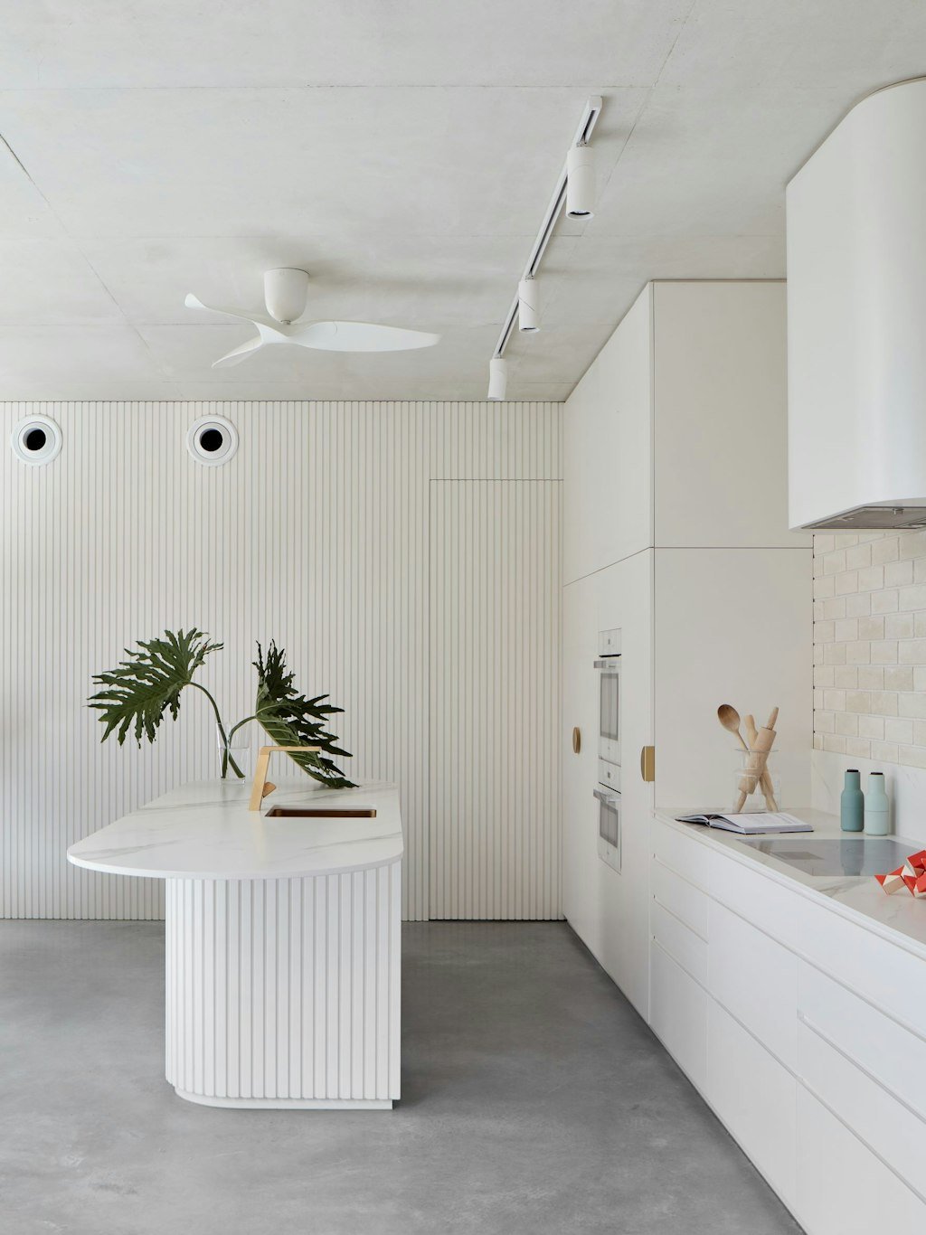 How to Choose the Best Brass Sink for Your Home - TITAN